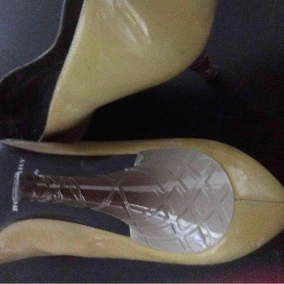 Size EU 39 US 8 Burberry Pumps - Picture 2 of 9